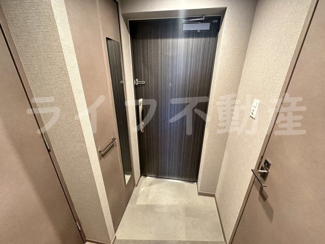 スプランディッド玉造DUEの玄関