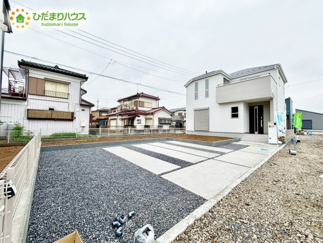 野田市木間ケ瀬2期　新築戸建　2号棟の駐車場|カースペース３台ＯＫ！来客用にもスペースを確保できて安心ですね(^^)/							
