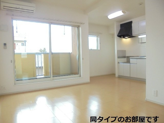 ちゅらブリーズの居間・リビング|ゆったりとした居間です