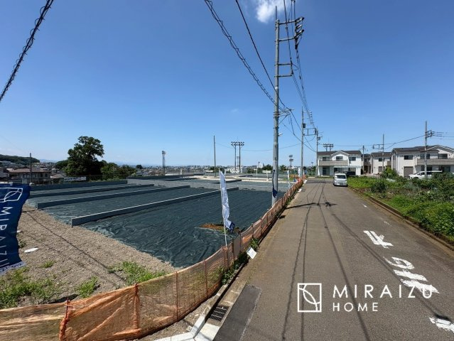 【前面道路含む現地写真】 | 陽の光をたっぷりと浴びながら気持ち良く生活ができます。夢のマイホーム、夢ではなく実現出来ます！見学・ご相談などお気軽にご連絡ください♪
