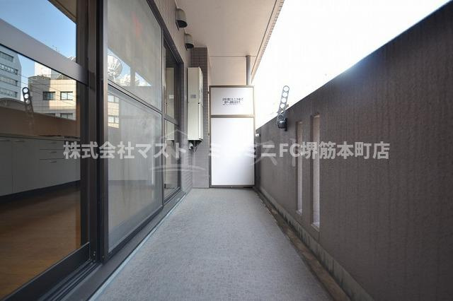 アーデン南森町のバルコニー