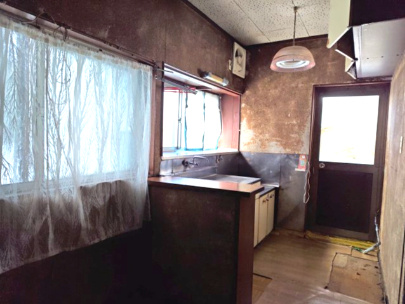 売中古戸建　静岡市駿河区新川１丁目のキッチン|窓のある明るい2階キッチンスペースです。