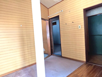 売中古戸建　静岡市駿河区新川１丁目の玄関|玄関から各部屋へスムーズにつながる動線です。