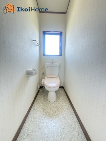 明石市魚住町金ケ崎　中古戸建のトイレ|【ホームページに現地動画掲載中】●年中無休：当日予約可●トイレが2か所あるので夜中もや朝も楽ちん。