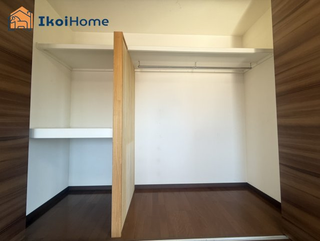 明石市魚住町金ケ崎　中古戸建のその他|【ホームページに現地動画掲載中】●年中無休：当日予約可●収納広々♪収納時に便利な棚・ハンガーパイプ付