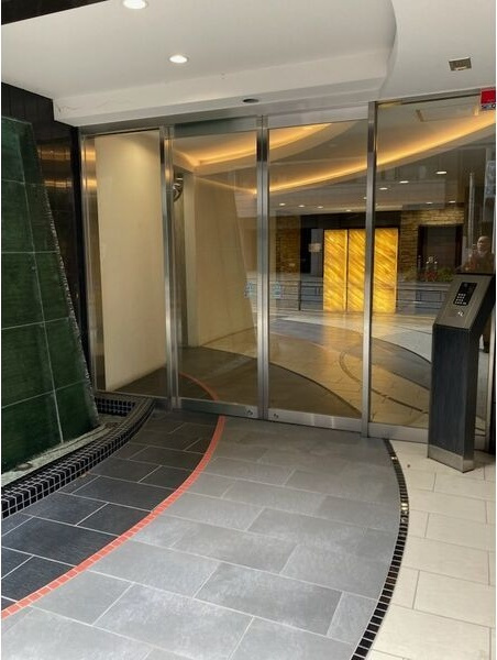 ミュプレ北浜EASTのエントランス