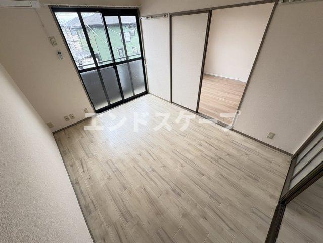 ローレルコートの居間・リビング|高崎、前橋のお部屋探しはエンドスケープまで！お客様の理想お聞かせ下さい♪