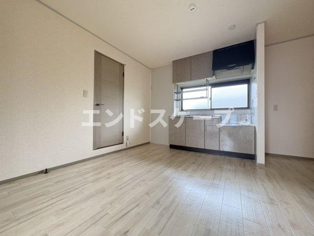 ローレルコートの居間・リビング|高崎、前橋のお部屋探しはエンドスケープまで！お客様の理想お聞かせ下さい♪