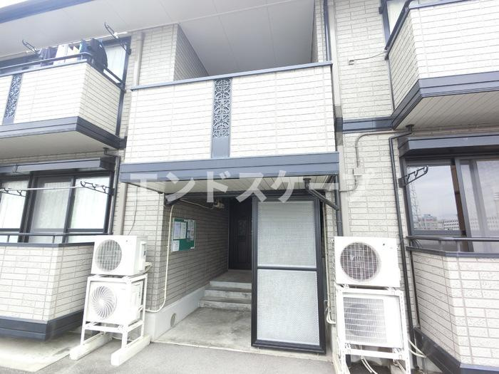 ローレルコートのエントランス|高崎、前橋のお部屋探しはエンドスケープまで！お客様の理想お聞かせ下さい♪