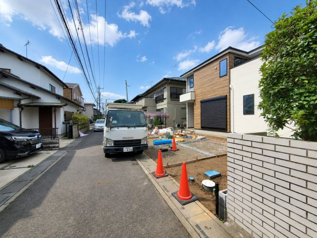 吉川市　新栄2丁目　新築戸建　全1棟の前面道路含む現地写真|前面道路含む現地写真です