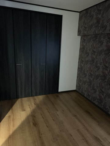 佐々木マンションの寝室|落ち着いた色調の寝室です