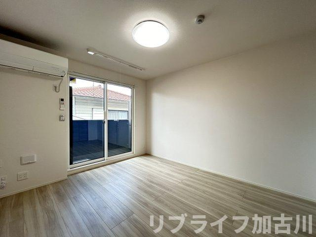 レジデンス尾上町の洋室