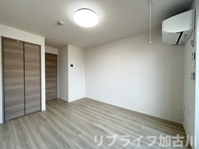 レジデンス尾上町の洋室