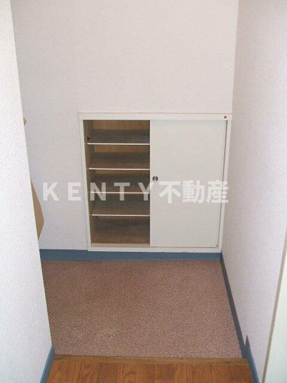 【玄関】 | 渡辺マンション | きれいな玄関です