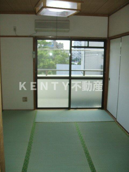 【和室】 | 渡辺マンション | 柔らかい畳が心地よい和室