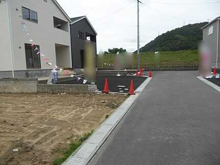 安佐北区深川１丁目の前面道路含む現地写真