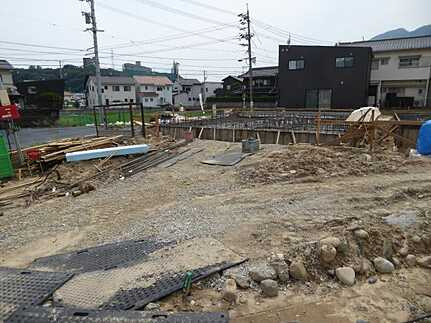 安佐北区深川１丁目の前面道路含む現地写真