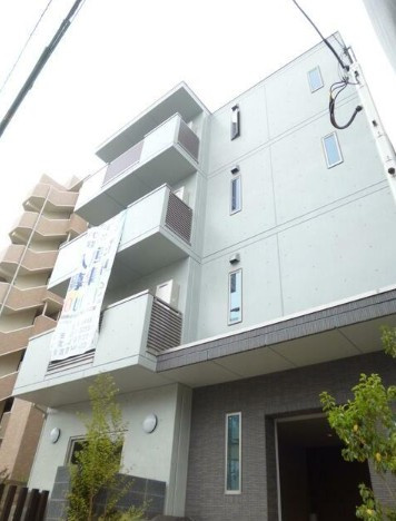 【外観】 | コンフォート.S | 鉄筋コンクリート造のがっちりとした建物。