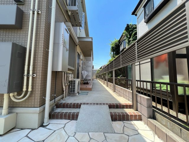 アムールのエントランス|毎日通るエントランスはこのようになっています