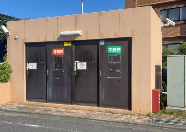 【設備】 | レクセルマンション京王堀之内 | 共有部分は、住民なら誰もが使える設備のこと。例えば駐車場やエレベーター、インターネット設備、セキュリティ設備などがあります。他にも、マンションの廊下・外部階段やエントランス・ゴミ置き場などがあります。