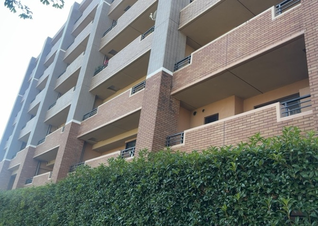【構造・工法・仕様】 | レクセルマンション京王堀之内 | ＲＣ造、Reinforced Concreteは直訳すると補強されたコンクリートです。主に柱や梁・床・壁が鉄筋とコンクリートで構成おり、鉄筋を組んだ型枠にコンクリートを流し込んで固めたものを指します。