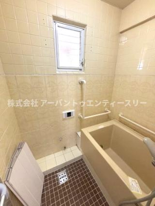 こぶし町ハウスの浴室