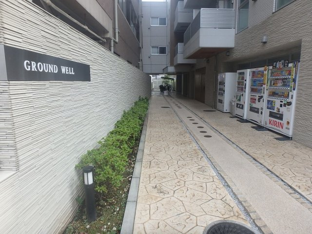 ＧＲＯＵＮＤ　ＷＥＬＬのエントランス