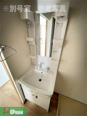 シャトル泉の洗面所