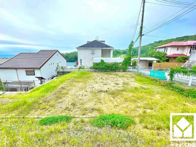 西宮市仁川町６丁目の外観|余裕のある間口約11.3mで、駐車スペースや玄関アプローチが確保しやすく、間取りの自由度が高まります。