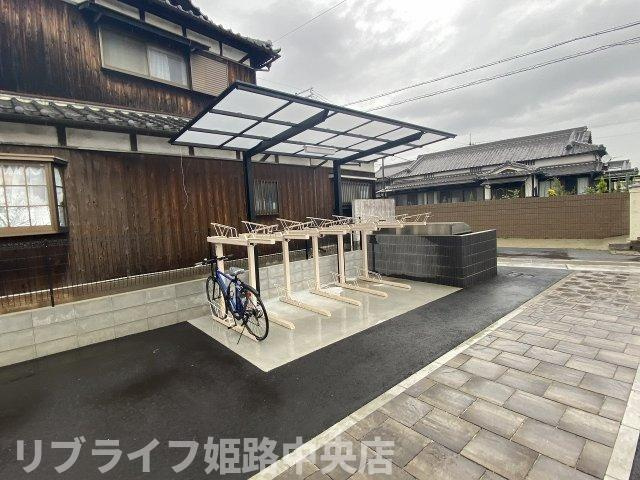 フォンターナ飾磨の駐車場
