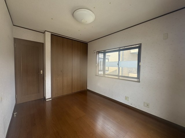 日野市川辺堀之内１８０－３の洋室