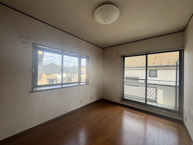 日野市川辺堀之内１８０－３の洋室