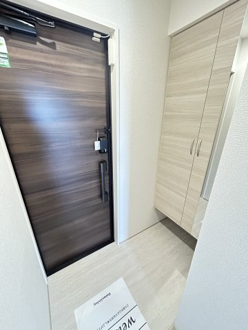 レジデンス尾上町の玄関