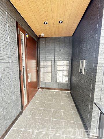 レジデンス尾上町のエントランス