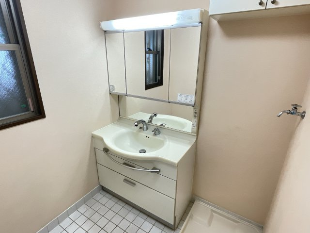 HOLLY HILLS RESIDENCE EASTの洗面所