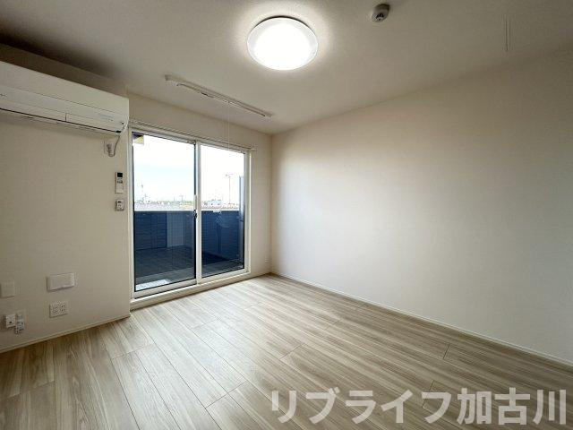 レジデンス尾上町の洋室