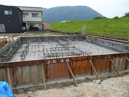 安佐北区深川１丁目の前面道路含む現地写真
