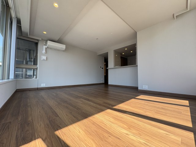 グランドメゾン新梅田タワー THE CLUB RESIDENCEの居間・リビング