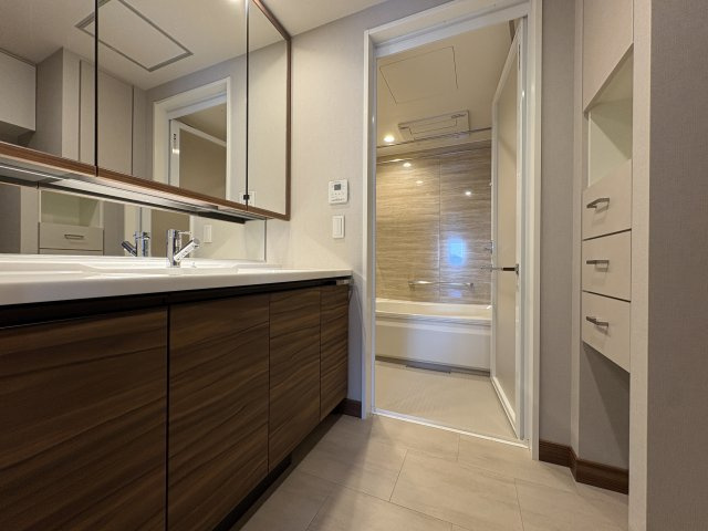 グランドメゾン新梅田タワー THE CLUB RESIDENCEの洗面所