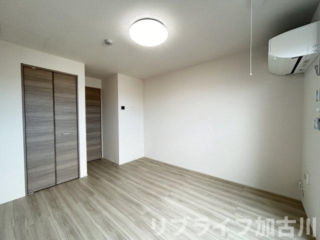 レジデンス尾上町の洋室
