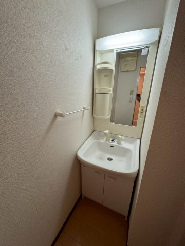 ダイドーメゾン大阪堂島の洗面所|コンパクトで使いやすい洗面所