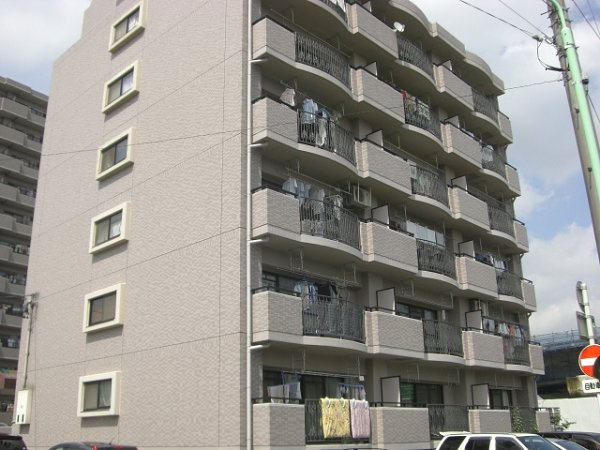 リバーパーク植田東の外観