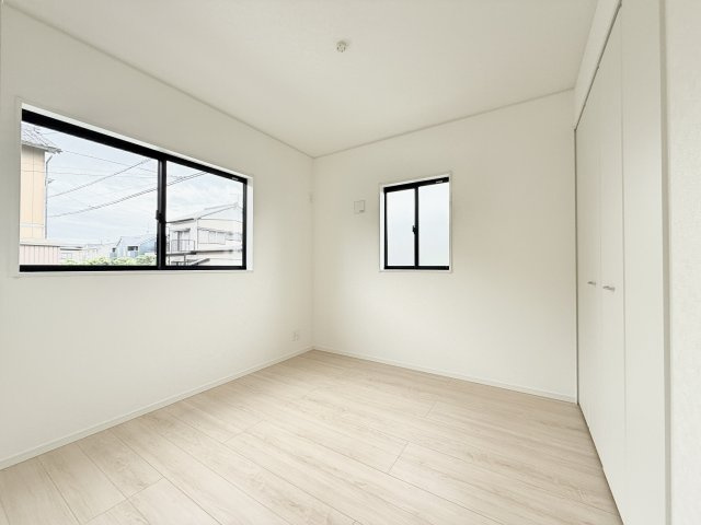 葵西 第4の洋室|1階 リビングの隣にある約4.5帖の洋室は、在宅ワークや趣味のお部屋としても活用できちゃいますよ♫