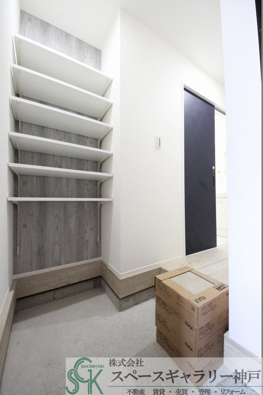 アリビア旭が丘の玄関