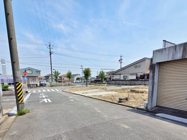 【前面道路含む現地写真】 | 知多市つつじが丘3丁目　1号棟【仲介手数料0円】