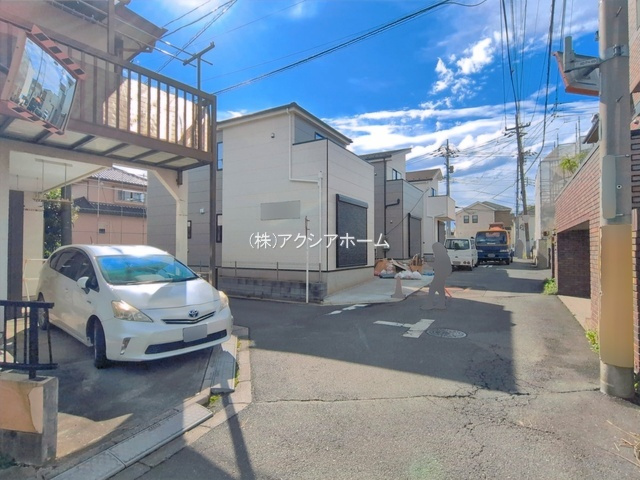 所沢市小手指南3丁目・全3棟　新築一戸建　1号棟の前面道路含む現地写真|2026年8月28日撮影