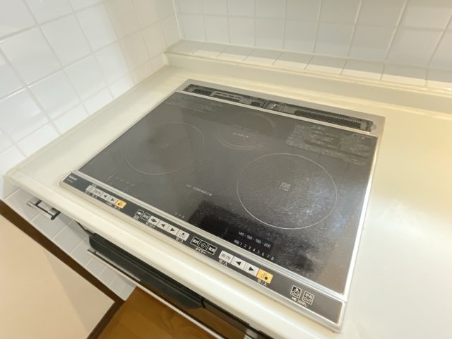 HOLLY HILLS RESIDENCE EASTのキッチン