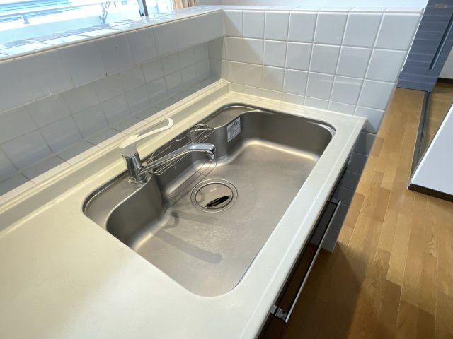 HOLLY HILLS RESIDENCE EASTのキッチン
