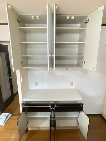 HOLLY HILLS RESIDENCE EASTの収納