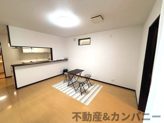中村4丁目の中古戸建の居間・リビング|おしゃれなリビングです